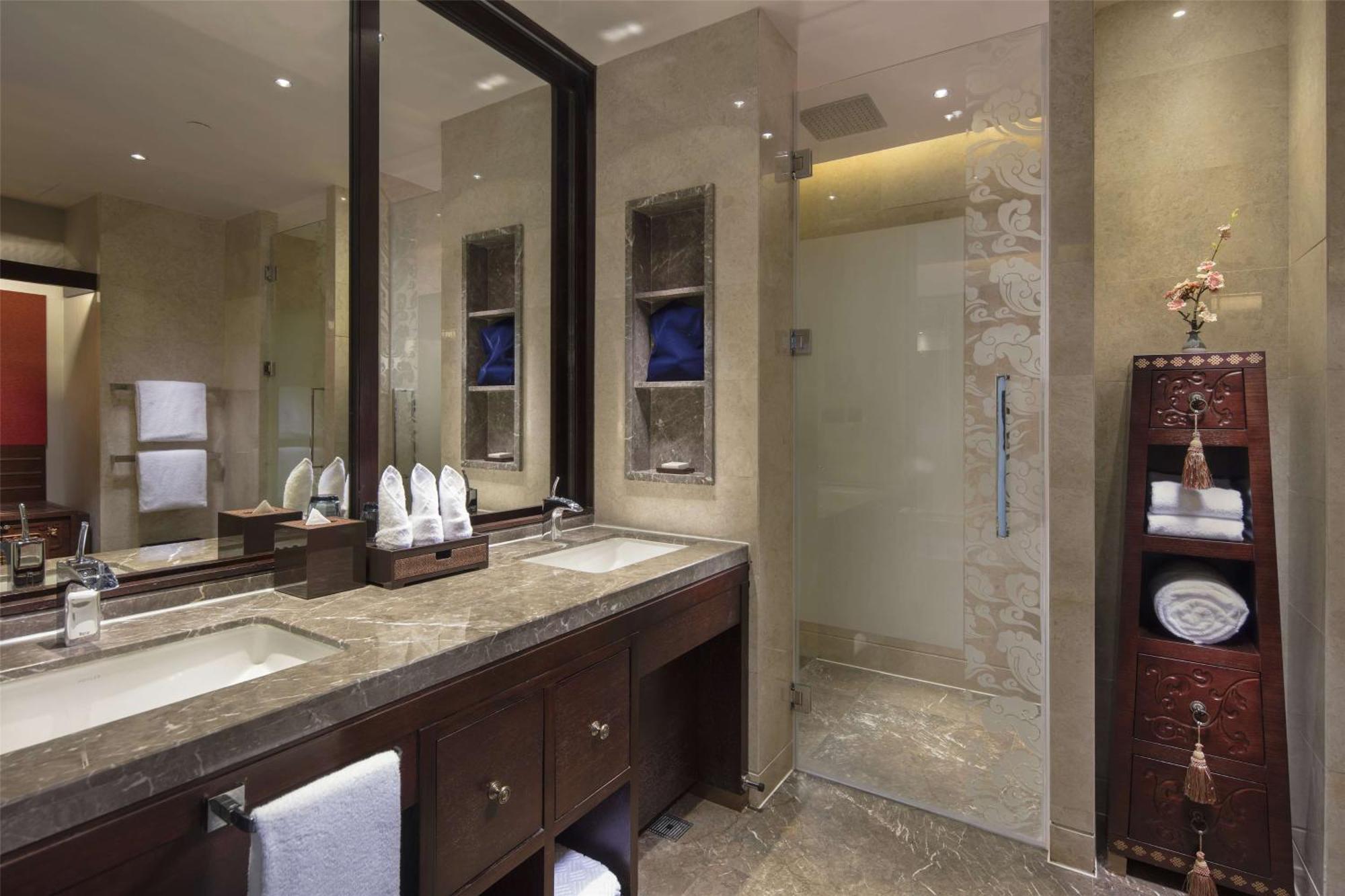 Hilton Linzhi Resort Нъингчи Екстериор снимка